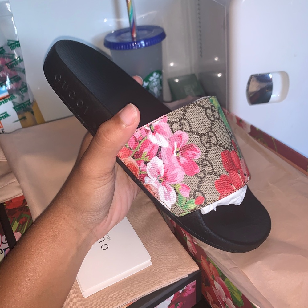 !!! Brand New!!! Floral Gucci Slides. Size 5/35